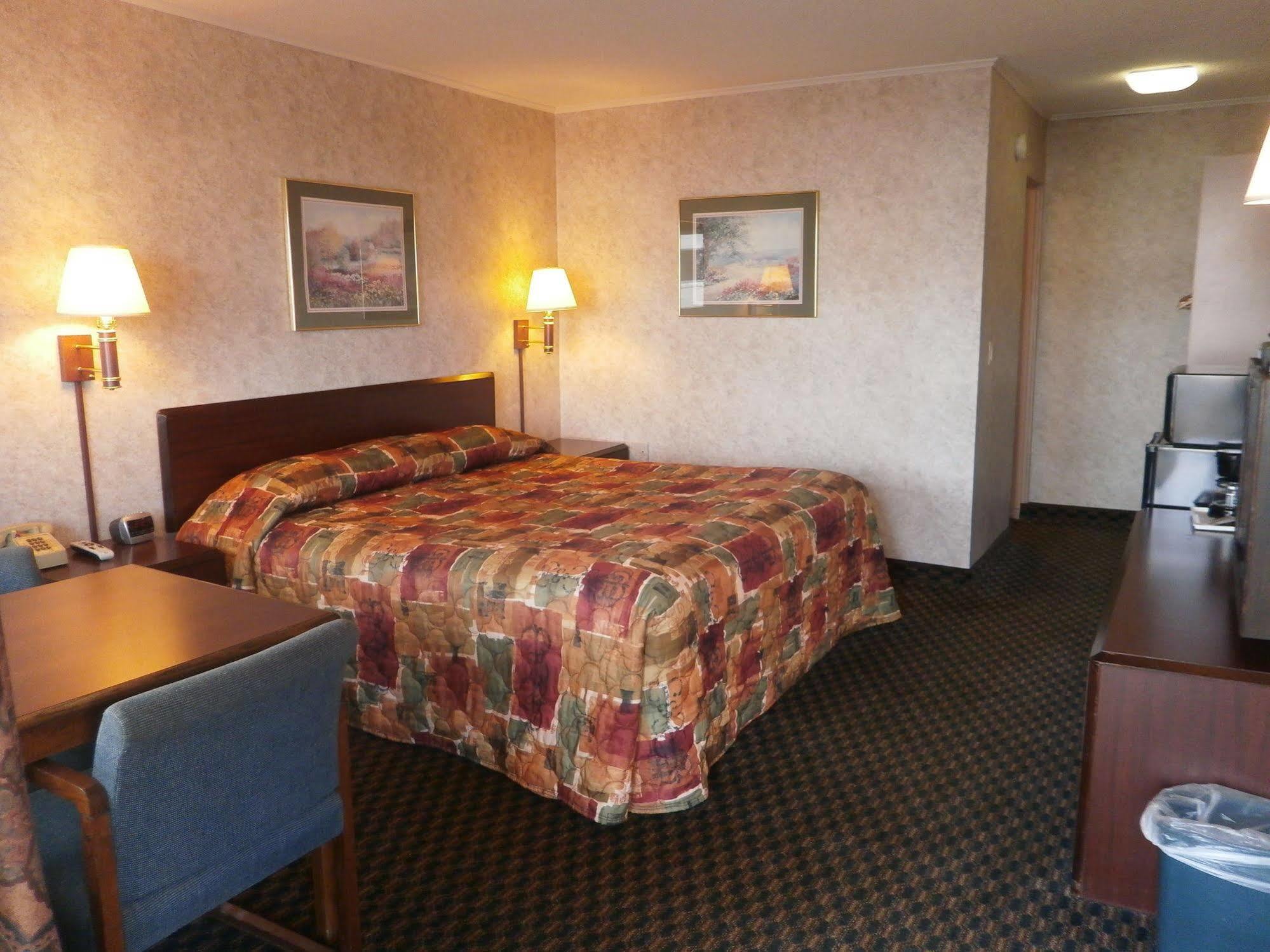 Richmond Inn And Suites Exterior foto